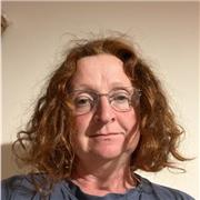 Die Englischlehrer mit tolle Erfahrung.Enthusiastisch, geduldig und kreativ